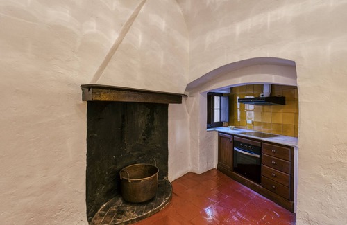 Castello d'Empuries Apartment | Apartment 'Apartaments Can Gibert - Aiguamolls' with Private Terrace, Wi-Fi and Air Conditioning