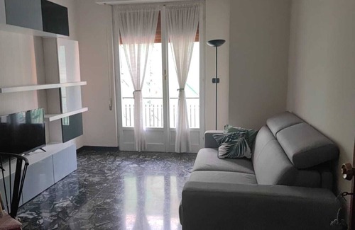 Albisola Superiore Apartment | Apartment 'A Un Passo Dal Mare' with Sea View and Balcony