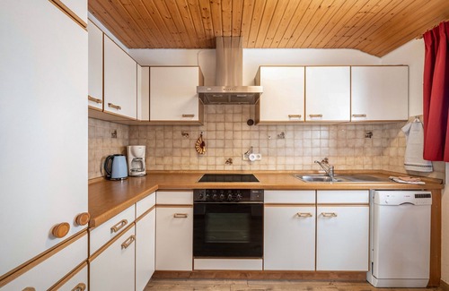 Todtnauberg Apartment | Apartment 'Abendsonne' with Mountain View, Shared Terrace and Wi-Fi