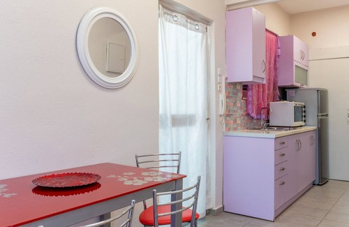 Salamis Apartment | Apartment 'Afroditi' with Sea View, Wi-Fi and Air Conditioning
