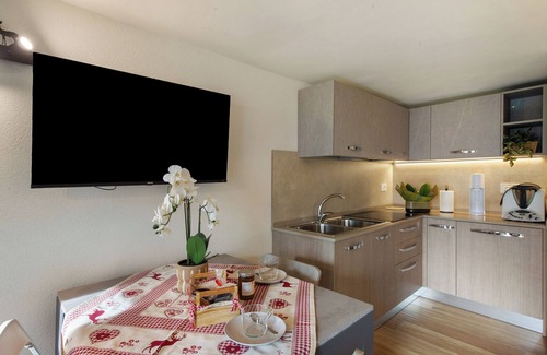 Pont-Saint-Martin Apartment | Apartment 'Agriturismo La Grange - Comfort' with Mountain View, Wi-Fi and Air Conditioning
