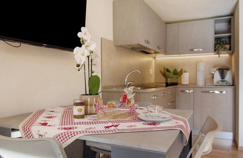 Pont-Saint-Martin Apartment | Apartment 'Agriturismo La Grange - Comfort' with Mountain View, Wi-Fi and Air Conditioning