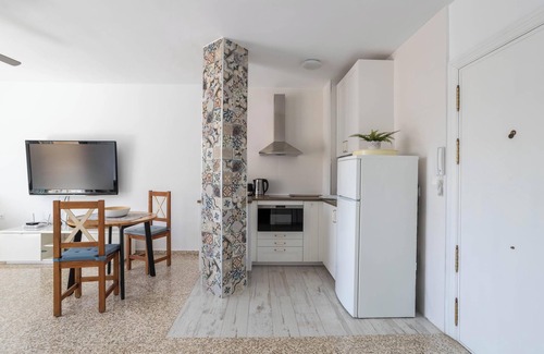 Nerja City Centre Apartment | Apartment 'Albaida 4J' with Sea View, Shared Pool & Wi-Fi