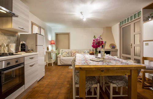 Alghero Apartment | Apartment 'Alghero Guest House' with Shared Pool, Shared Terrace and Wi-Fi