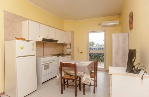 Villa San Pietro Apartment | Apartment "Alice" with Mountain View, Wi-Fi, A/C, Terrace & Garden