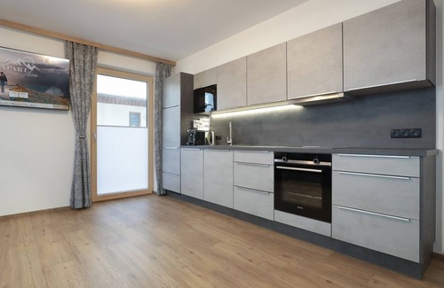 Burgstall Apartment | Apartment Alina 1 with Mountain View, Balcony & Wi-Fi