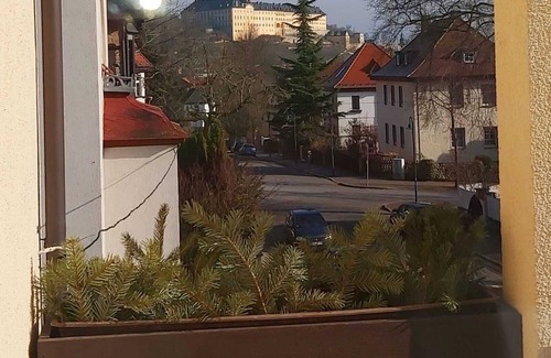Rudolstadt Apartment | Apartment 'Altbauwohnung Mit Sonnenterasse' with Mountain View, Shared Terrace and Wi-Fi