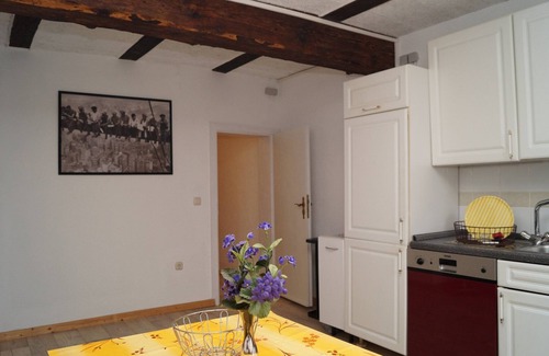 Bad Wildungen Apartment | Apartment 'Alte Schule' with Shared Garden and Wi-Fi