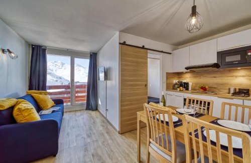 Val-Thorens Apartment | Apartment Altineige-6 by Interhome
