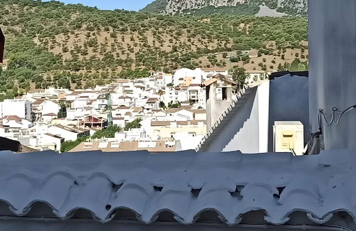 Ubrique Apartment | Apartment 'Alvarado Loft' with Mountain View, Wi-Fi and Air Conditioning