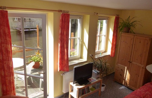 Erfurt Old Town Apartment | Apartment Am Breitstrom 2 with water dock - Apartments Am Breitstrom