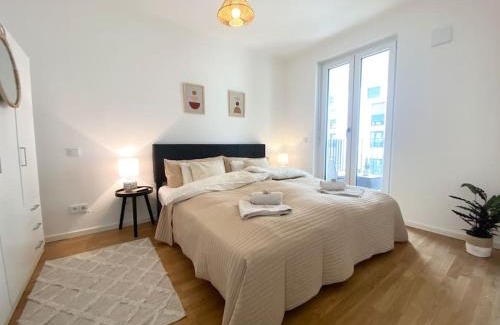 Schoenefeld Apartment | Apartment am Flughafen, Glasfaser-Internet, Waschmaschine