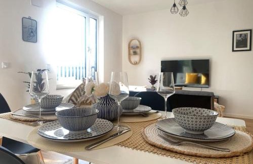 Schoenefeld Apartment | Apartment am Flughafen, Glasfaser-Internet, Waschmaschine