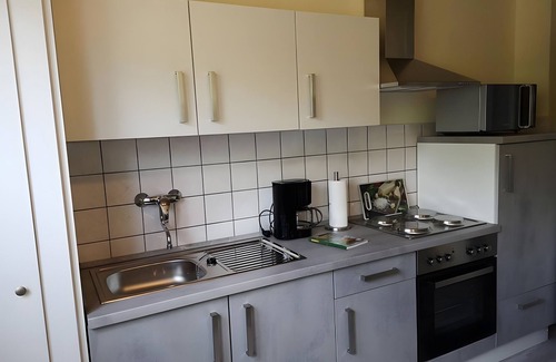 Melsungen Apartment | Apartment 'Am Schloßpark' with Private Terrace, Private Garden and Wi-Fi