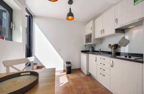 Carrapateira Apartment | Apartment 'Amado' with Mountain View, Private Garden and Wi-Fi