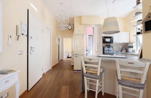 Tellaro Apartment | Apartment 'Amazing View' with Private Terrace, Wi-Fi and Air Conditioning
