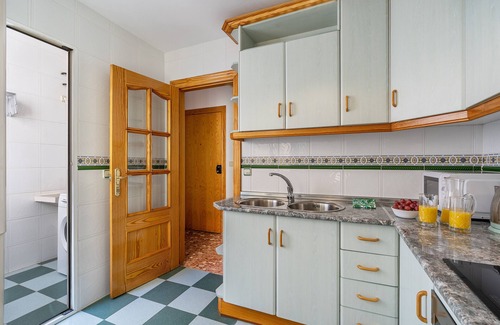 Guejar Sierra Apartment | Apartment 'Amplio En Güejar Sierra' with Mountain View, Wi-Fi and Air Conditioning