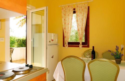 Barbat na Rabu Apartment | Apartment Ana-1 by Interhome