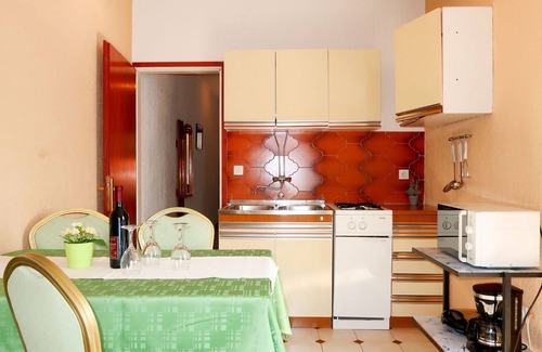 Barbat na Rabu Apartment | Apartment Ana by Interhome