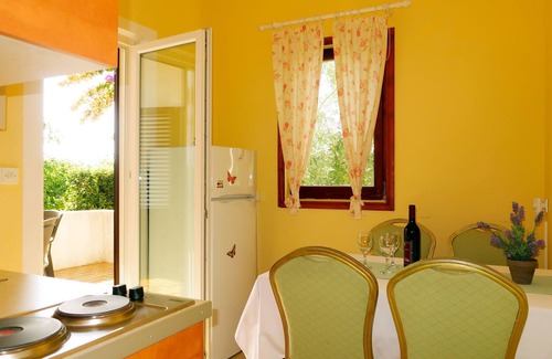Barbat na Rabu Apartment | Apartment Ana by Interhome