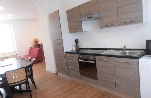 Guilvinec Apartment | Apartment and its courtyard 6 to 12 people in Guilvinec