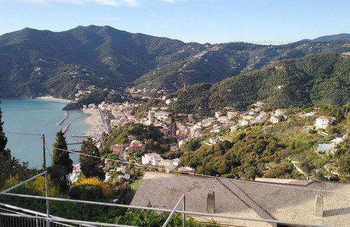 Moneglia House | APARTMENT AND TERRACE 100 SQM SEA VIEW+PANORAMA LEMEGLIO PRIVATE PARKING