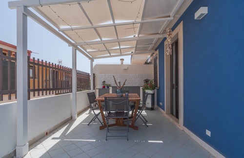 Portopalo di Capo Passero Apartment | Apartment "Andromeda Luxury Home" with Private Terrace & Wi-Fi