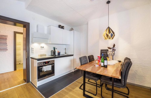Weidach Apartment | Apartment "Andy's Bergjuwel" with Mountain View, Wi-Fi & Balcony