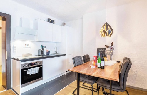 Weidach Apartment | Apartment "Andy's Bergjuwel" with Mountain View, Wi-Fi & Balcony