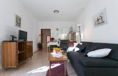 Gruz Apartment | Apartment Anita (Gruž) - One-Bedroom Apartment with Balcony
