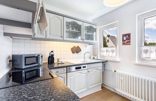 Ortsmitte Apartment | Apartment 'Annes Stübchen' with Balcony and Wi-Fi
