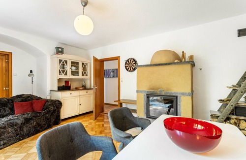 Berlar Apartment | Apartment 'Anno 1960' with Mountain View, Private Terrace and Wi-Fi