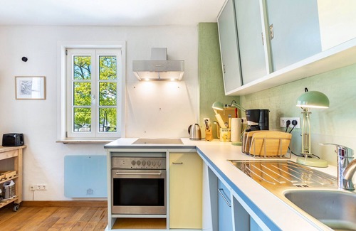 Berlar Apartment | Apartment 'Anno 1960' with Mountain View, Private Terrace and Wi-Fi
