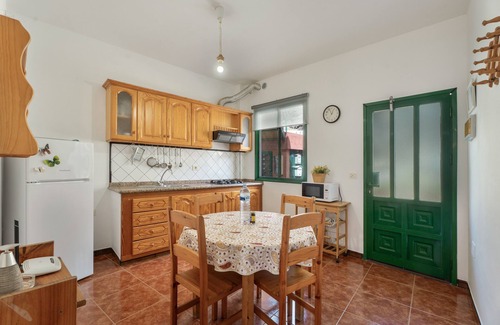 Valle Gran Rey Apartment | Apartment 'Apartamento Nayara C' with Sea View, Shared Terrace and Wi-Fi