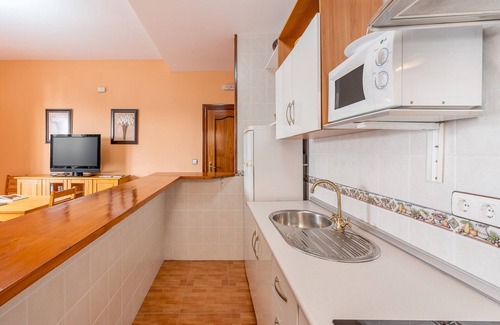 Guejar Sierra Apartment | Apartment 'Apartamento De 2 A 4 Personas' with Lake View, Balcony and Wi-Fi