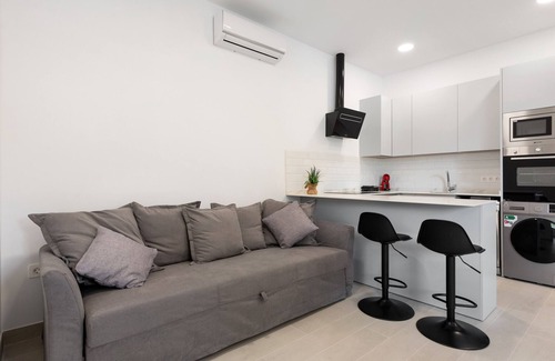 Carretera de Cadiz Apartment | Apartment 'Apartamentos Sealmar 2' with Shared Pool, Wi-Fi and Air Conditioning