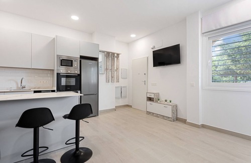Carretera de Cadiz Apartment | Apartment 'Apartamentos Sealmar 2' with Shared Pool, Wi-Fi and Air Conditioning