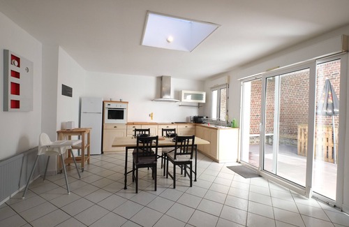 Wazemmes Apartment | Apartment-Apartment-Ensuite with Bath-Courtyard view