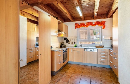 Stockach Apartment | Apartment 'Apfelschnitz' with Shared Garden, Balcony and Wi-Fi