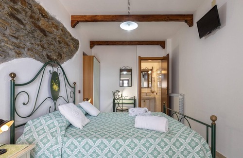 Sassari Apartment | Apartment "App 4 Posti con Terrazza Vista Mare" with Sea View, Pool, Wi-Fi, Garden & Terrace