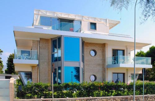 Terracina Apartment | Apartment Appartamento 3 by Interhome