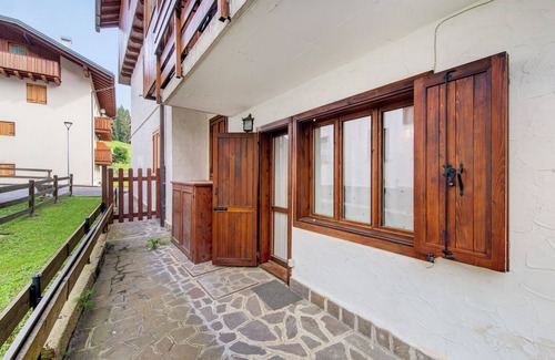 Vodo Cadore Apartment | Apartment 'Appartamento Antelao' with Private Terrace, Balcony and Wi-Fi