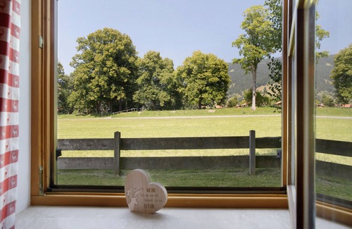 Oberammergau Apartment | Apartment 'Appartement Ammerheimat' with Mountain View, Shared Terrace and Wi-Fi
