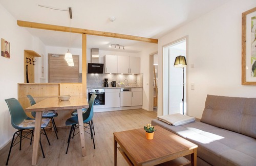 Ebersberg District Apartment | Apartment 'Appartement 4' with Shared Terrace, Shared Garden and Wi-Fi