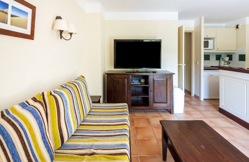 Soustons Apartment | Apartment 'Appartement Domaine De Pinsolle' with Private Terrace and Balcony