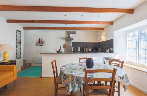 Paimpol Apartment | Apartment 'Appartement Pasteur Etage' with Wi-Fi