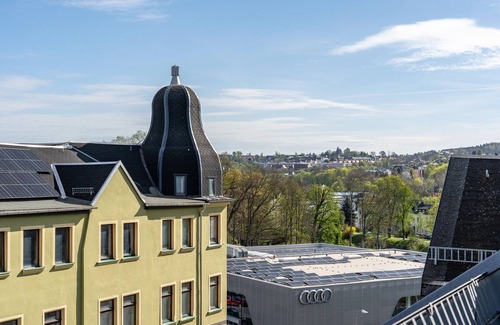 Plauen Apartment | Apartment 'Appartmenthaus - Wohnung E' with Wi-Fi