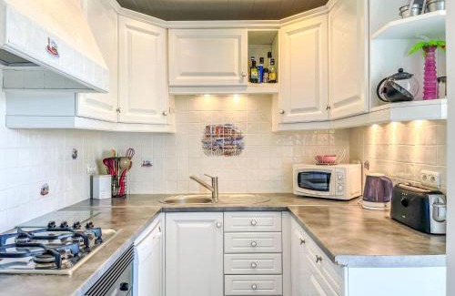 Arcachon Apartment | Apartment Arcachon Marines-4 by Interhome