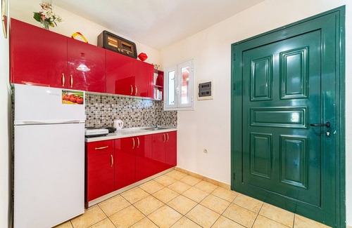 Lakones Apartment | Apartment Arianna 17 with Shared Pool & Wi-Fi