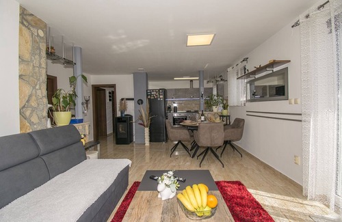 Jursici Apartment | Apartment Arwen, apartment with pool